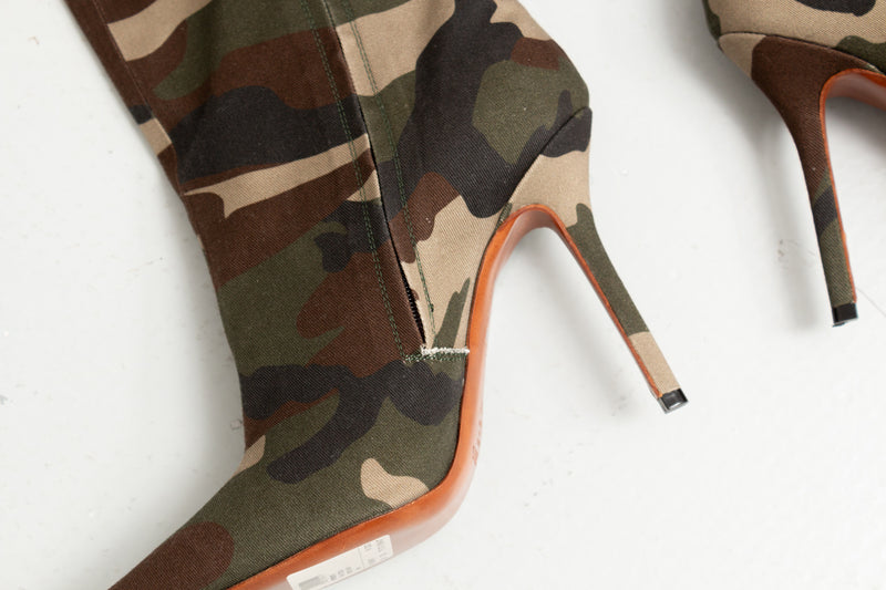 VETEMENTS Thigh-High Camo Boots