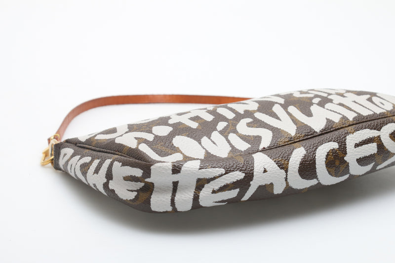 Louis Vuitton Graffiti Pochette