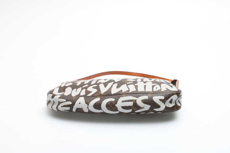 Louis Vuitton Graffiti Pochette