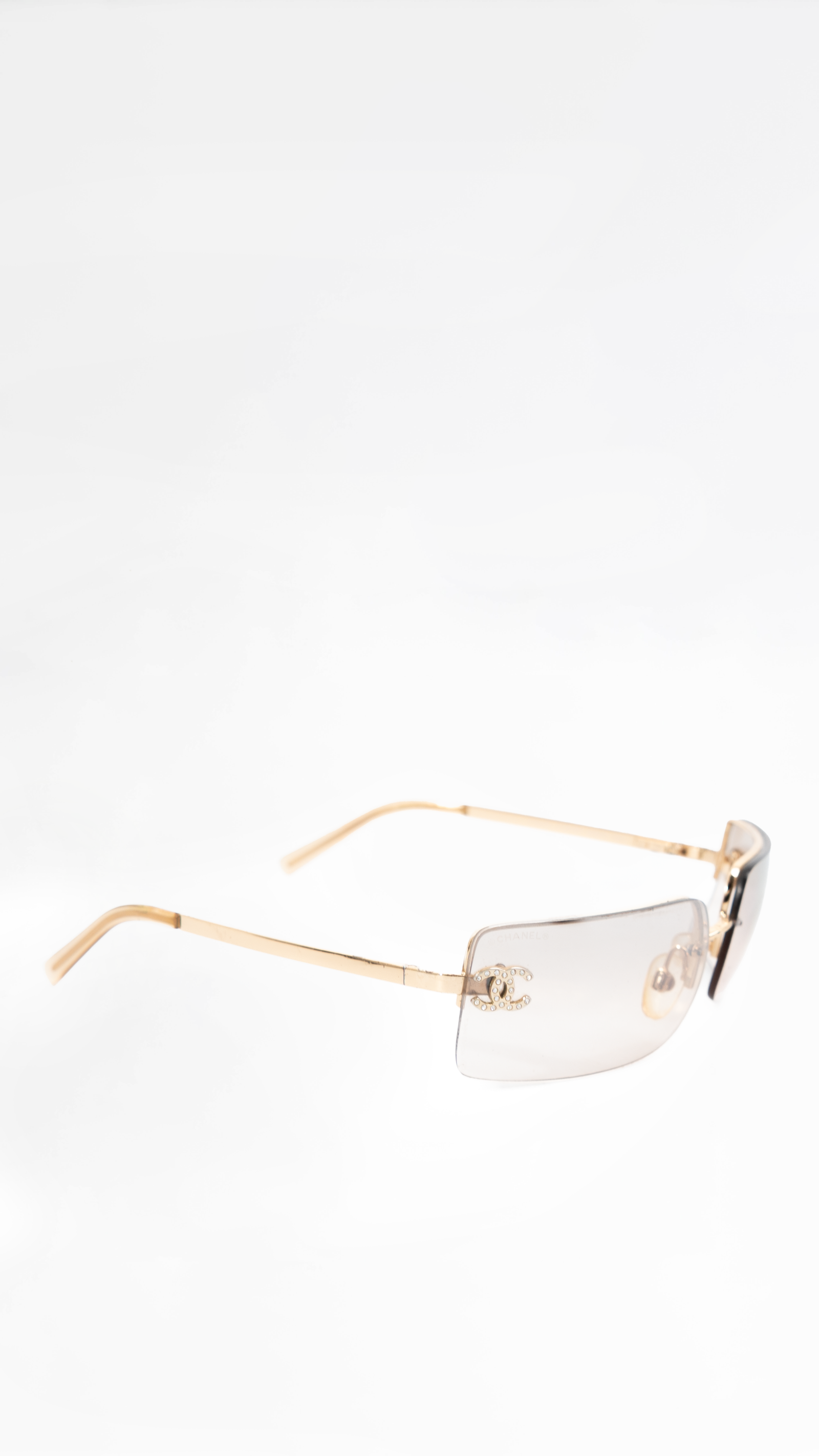 小物 CHANEL rimless sunglasses GOLD Authentic CHANEL Vintage Sunglasses Rhinestone CC Logo
